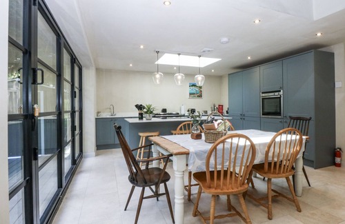 Llanuwchllyn House | ISLWYN, pet friendly, with open fire in Bala