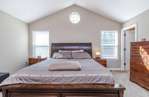 Columbia House | ~It's a Gem~Comfy Hideaway for R&R ~King Bed!~