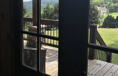 Smithville House | It's Always Better At the Lake!!