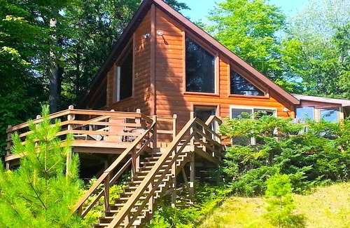 Wetmore House | It's Heaven On A Lake! Near Pictured Rocks