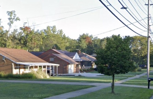 Richmond Heights House | Its Football season bring your family out for a comfortable at home experience!