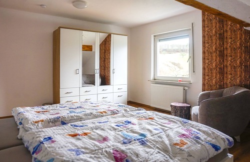 Mariaroth Apartment | Ivory apartment in Mariaroth for up to 6 people.