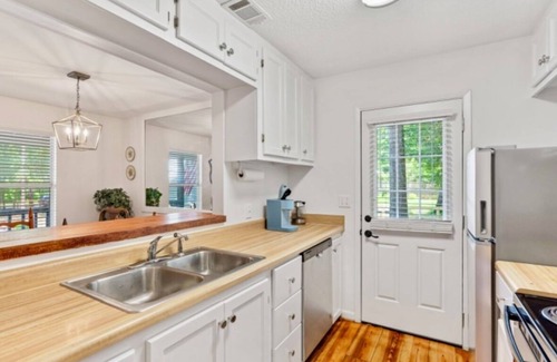 Point Clear Cottage | Ivy Cottage in Fairhope, Alabama