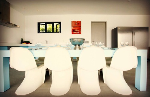 Willemstad Villa | J E T S E T giant stylish Villa at Spanish Water Bay 11 BDR, 24/7 security, gym