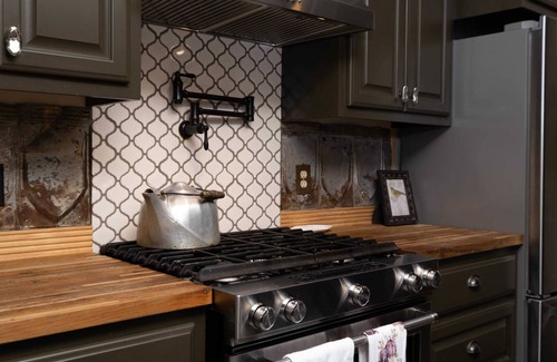 Amarillo House | J-Town House Summary: