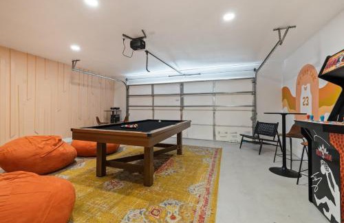 Joshua Tree House | J-Tree Bungalow with Large Hot Tub Views Patio