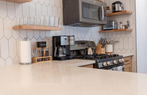 Joshua Tree House | J-Tree Bungalow with Large Hot Tub Views Patio