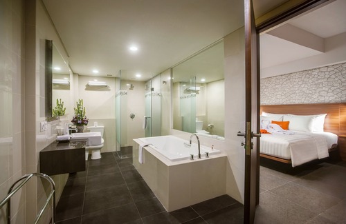 Kuta Hotel | J4 Hotels Legian