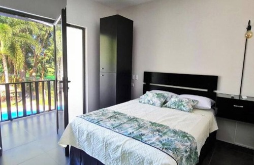 Jaco Hotel | Jacó 6-Bedroom Oasis – Pool, Tropical Vibes & Easy Walk Everywhere