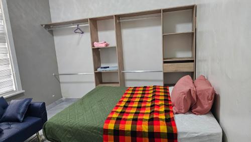 Muckleneuk Villa | Jacaranda Escape 4 x King Bed 3 Bath House