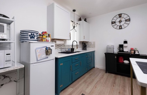 Amarillo House | Jackson St Duo. Near I-40, DT, & Rt 66 Historic Dist. Perfect for larger groups
