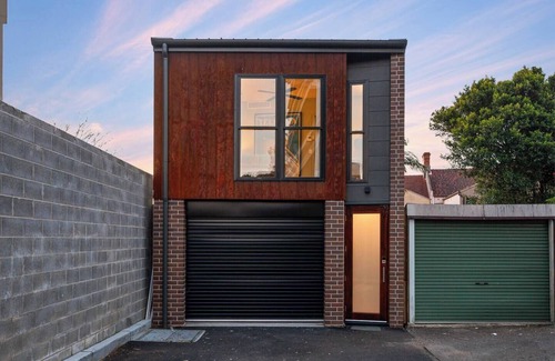Petersham Apartment | Jade View Vintage Soul and Sunset Strolls