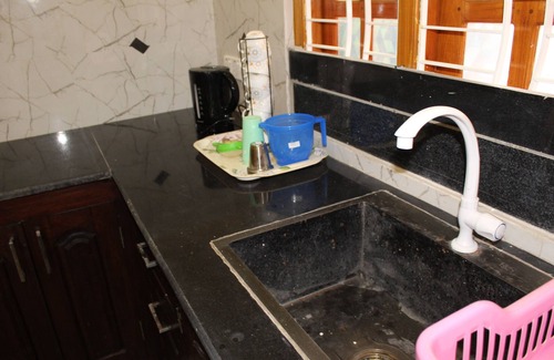 Jaffna House | Jaffna Travel & Guest Inn: 3 AC Bedroom housenwith free parking