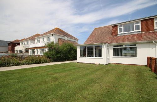 East Wittering House | Jaknelee, West Wittering