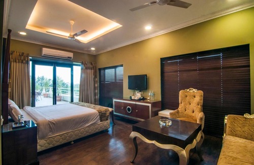 Indore Hotel | Jalsa Hotel & Banquets