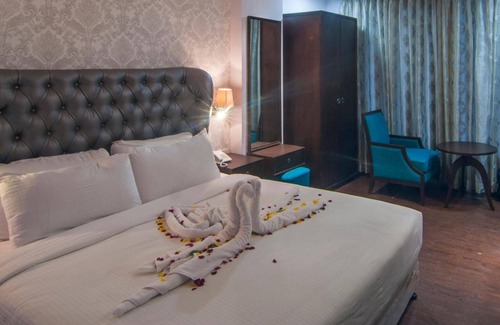 Indore Hotel | Jalsa Hotel & Banquets