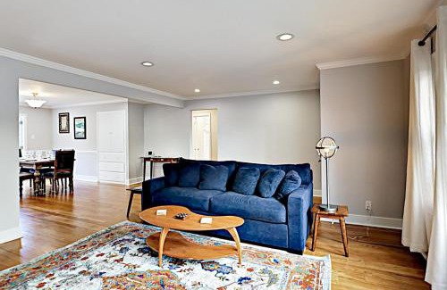 Junior College Neighborhood Association House | James House