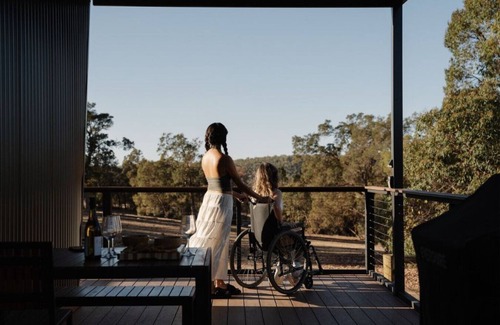 Keysbrook Cabin | Jana the Tiny Cabin in Serpentine