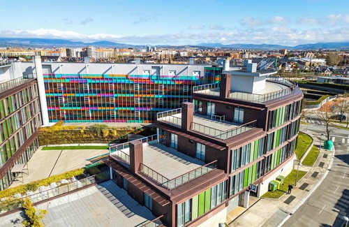 Mendizorrotza Apartment | Jardines de Uleta Suites