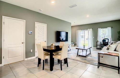 Baymeadows House | Jax's Perfect Getaway!