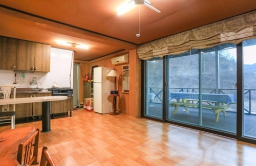 Jecheon House | Jecheon Noksuwa Cheongsanuijip Pension