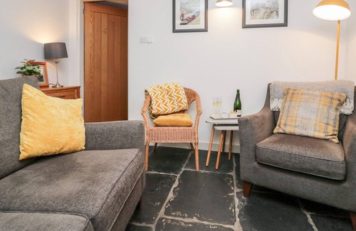 Staveley Cottage | JESSIE'S COTTAGE, pet friendly, character holiday cottage in Staveley