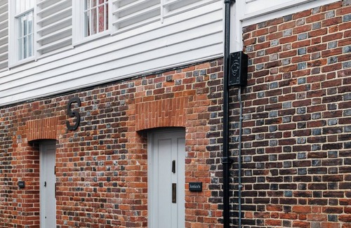 Canterbury Cottage | Jestico's, Superb, Very Centrally located, Historical 1 FOC Parking