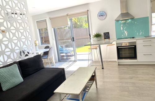 Coffs Harbour House | Jetty BUNGALOW, Pet Friendly