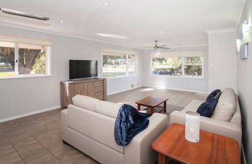 Busselton Villa | Jetty Views -100m to foreshore