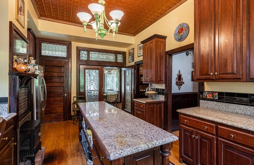 Davenport House | Jewel in the Crown-Fully Restored Mansion For Reunions, Parties & Groups Slps 21