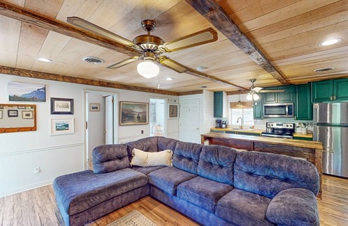 Huddleston Cottage | Jewelbox Cottage - Dog-friendly Lakefront home with private dock, canoe & SUPs