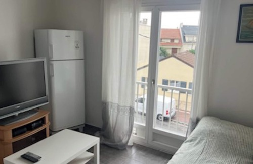 Savigny-sur-Orge Apartment | Jolie Studio Plein Centre-ville