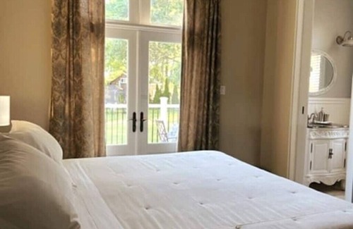 Jordan Harbour Bed & Breakfast | Jordan Station, Private King Suite with Parking & Harbour/Lake Views nn