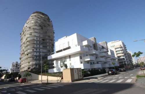 Casablanca Apartment | Joumaya White & See