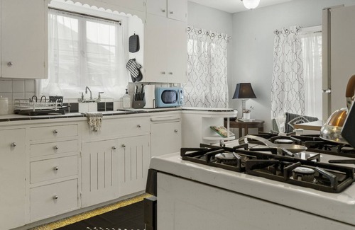 Cherry Street Other | Jp's House of Music- 5 min from Downtown