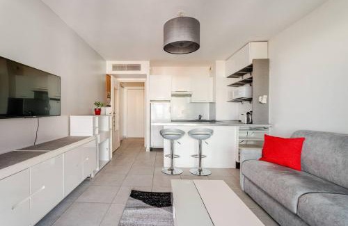 Juan-les-Pins Apartment | Juan-les-Pins moderne studio, sea view