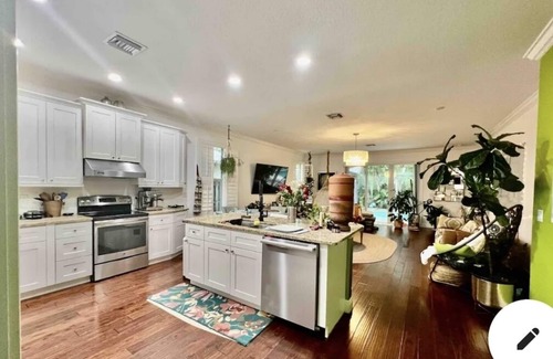 Riverwalk House | JUBA’S NEST NEAR BEACH COASTAL HOME