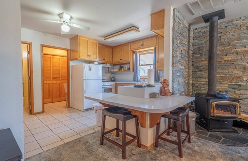 June Lake House | June Lake Lodge- Centrally located - short walk to JLB, The General Store, both Gull and June Lakes