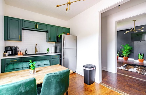 Chillicothe House | Jungle House Luxury Stays - Downtown Chillicothe