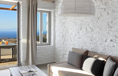 Ioulida Apartment | Junior Suite With Sea View by Kea Village Suites