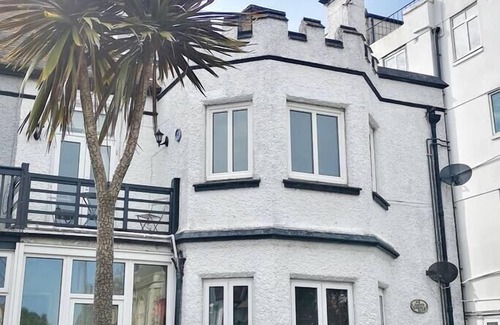 Cliftonville Condo | Juniper House by the Sea - Margate