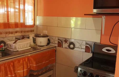 Cahuita House | Just 4 minutes from the beach and Cahuita National Park! Family home.