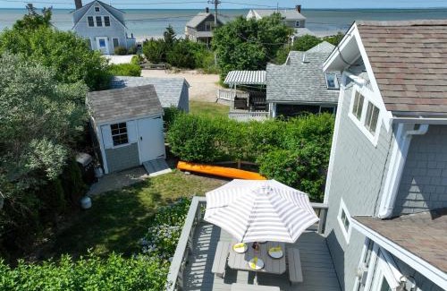 Brewster House | Just a few steps to Ellis Landing Beach