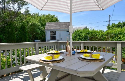 Brewster House | Just a few steps to Ellis Landing Beach