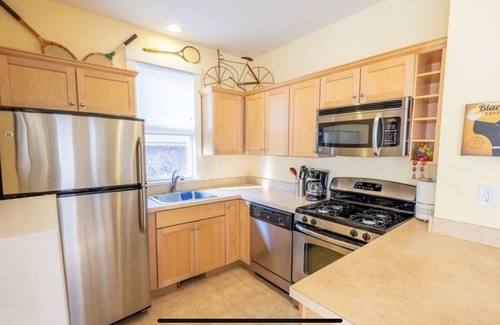 Summer Village Cottage | Just Chill’Inn Cottage - Pools, Beach, Golfcart