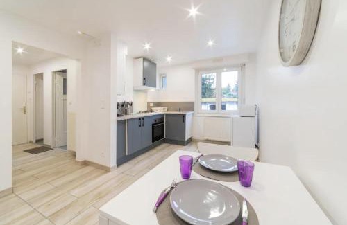 Mulhouse Apartment | JUST FOR YOU - Balcon - Parking - Calme- Fibre - RELAX BNB