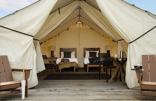 Manhattan Hotel | Just minutes from Manhattan by ferry, Collective Governors Island offers a rare