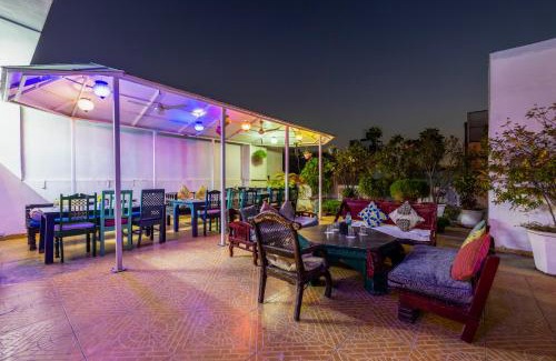 Paharganj Hotel | Jyoti Mahal A Royal Heritage Hotel - Top Selling Hotel - Close to Connaught Place & New Delhi Railway Station