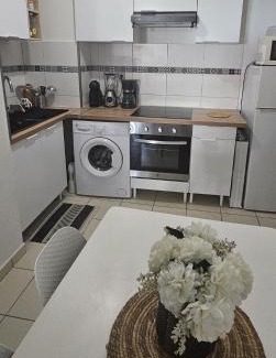 Sainte-Clotilde Apartment | K a Z - DE LA ROSERAIE