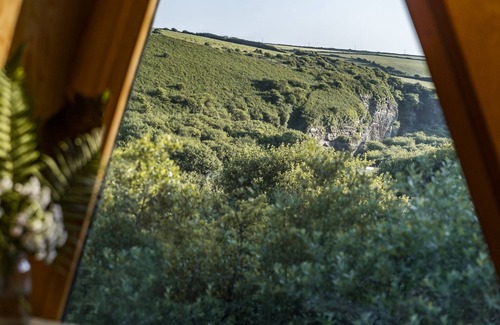 Tintagel Cabin | K4 Kudhva Treehouse Cabin With sea View